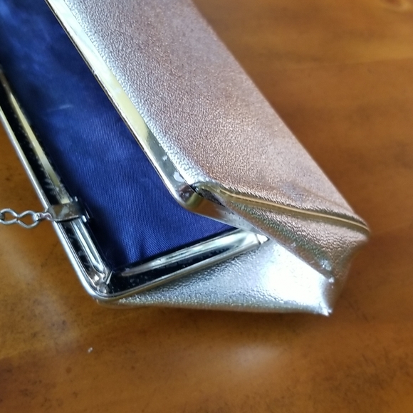 Silver Purse - Picture 8 of 16